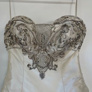 Kenneth Poole wedding dress